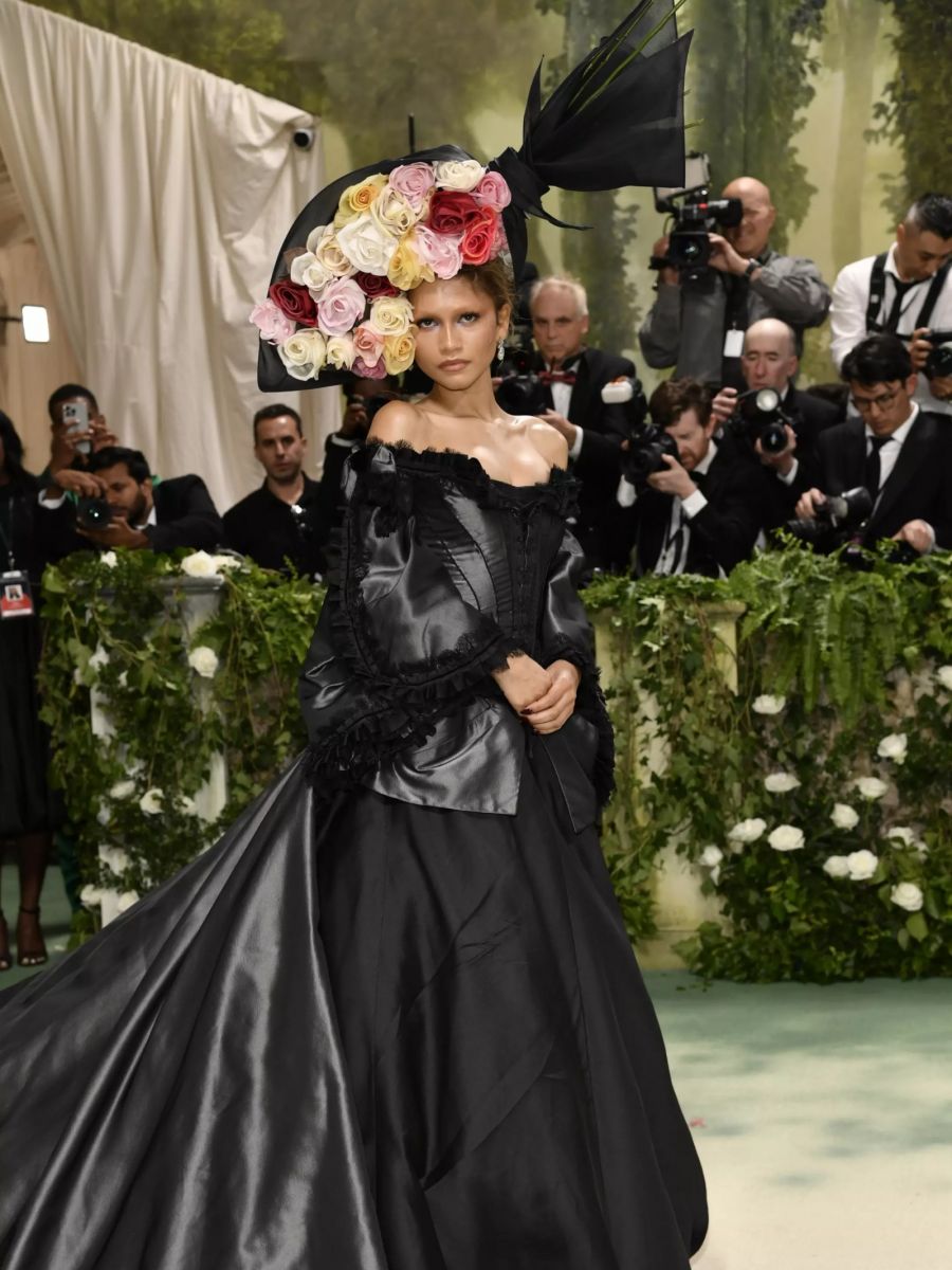 Met Gala 2024, best looks red carpet, zendaya, Maison Margiela, Loewe, Thom Browne, Alexander McQueen, Burberry